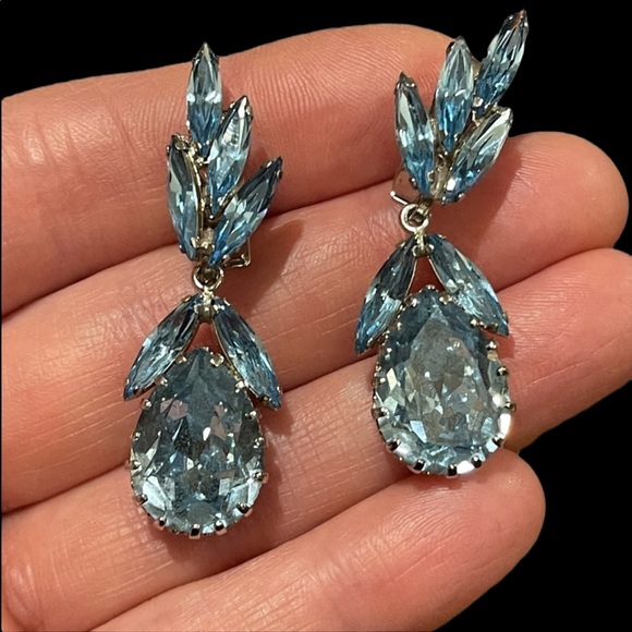 Vintage 1960s Silver finish chunky blue crystal dangle earrings clip ons